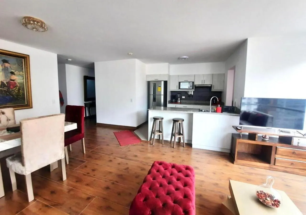 Departamento Familiar La Carolina Apartment Quito